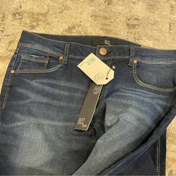 NWT 1822 Denim Dark Blue Straight Jeans - Picture 4 of 4
